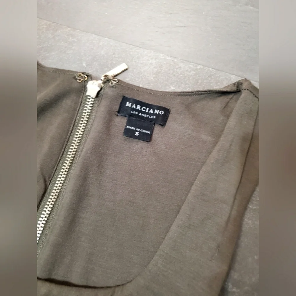 Marciano Los Angeles ruched sleeveless midi dress. Olive Green. Size S. - Picture 5 of 10